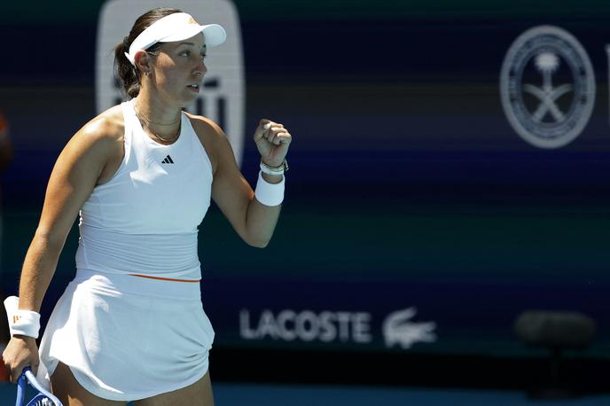 Jessica Pegula | Jessica Pegula je po preobratu napredovala v polfinale turnirja v Charlestonu. | Foto Reuters
