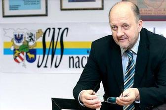 SNS: Vlada naj preneha s pritiski na medije in novinarje