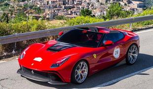 Ferrari F12 TRS barchetta – edini na svetu za Ferrarijevega zvestega kupca
