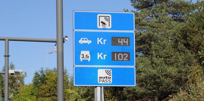 Nadomestilo za vstop z avtomobilom v norveško prestolnico je višje ob konicah, vselej pa plačajo več vozniki vozil z dizelskim pogonom, medtem ko ga voznikom vozil na električni in vodikov pogon ni treba plačati. | Foto: Fjellinjen.no