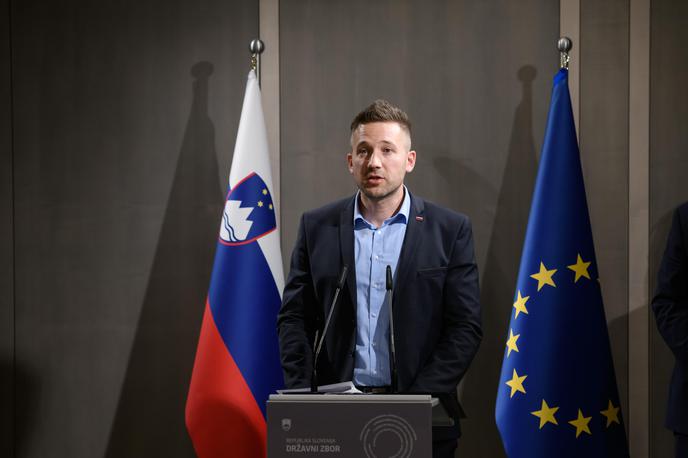 Aleksander Reberšek | V NSi se zavzema za višje nadomestilo staršev otrok s posebnimi potrebami. Na fotografiji poslanec NSi Aleksander Reberšek. | Foto STA