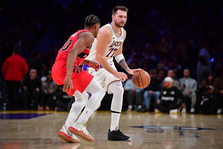 Luka Dončić je razkril, da bolečine v dimljah še niso preteklost. | Foto: Reuters