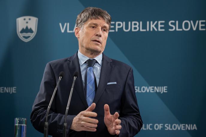 Borut Sajovic | Razprava o resoluciji SV 2040 je poudarila pomen krepitve nacionalne odpornosti na področju varnosti, infrastrukture in zdravstva. | Foto STA