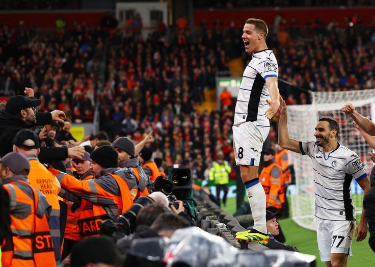 Mario Pašalić je zabil zadnji žebelj v Liverpoolovo krsto. Za 3:0. Redsi bodo na povratni tekmi težko vstali od mrtvih. | Foto: Reuters