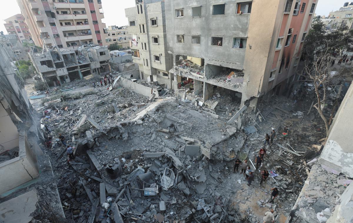 Gaza | Izraelske sile so v več kot devetmesečni ofenzivi v Gazi po zadnjih podatkih skupno ubile že najmanj 38.345 ljudi.  | Foto Reuters