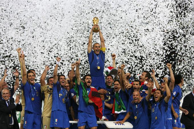 Najlepši trenutek v reprezentančni karieri. Italija je leta 2006 postala svetovni prvak. Že četrtič v zgodovini. | Foto: Reuters