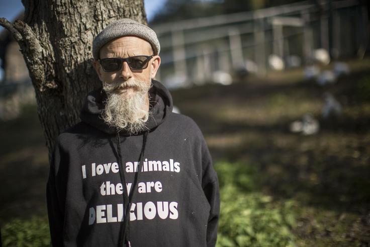 "V Sloveniji še vedno imate male kmetije in kakovostne pridelke, ki jih je mogoče kupiti po pošteni ceni. Rekel bi, da ima 80 odstotkov prebivalstva tukaj dostop do teh pridelkov. Na Švedskem se pelješ skozi tri, štiri, pet vasi in ne vidiš niti enega zelenjavnega vrta. V Sloveniji ga ima skoraj vsaka hiša." | Foto: Matej Leskovšek