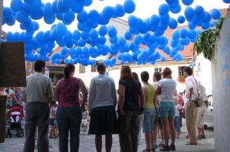 Začenja se Kamfest