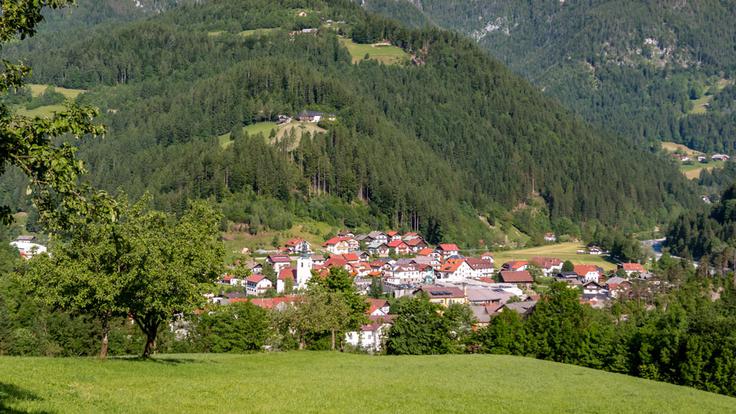 Luče, prva slovenska samooskrbna energetska skupnost. | Foto: arhiv Cinkarne Celje / Petrol d. d.