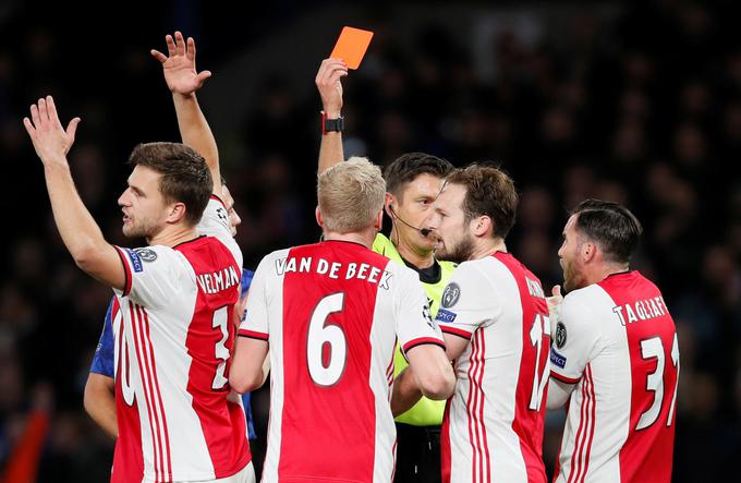 Ajax je v nekaj dneh prejel kar dva nepričakovana udarca. | Foto: Reuters
