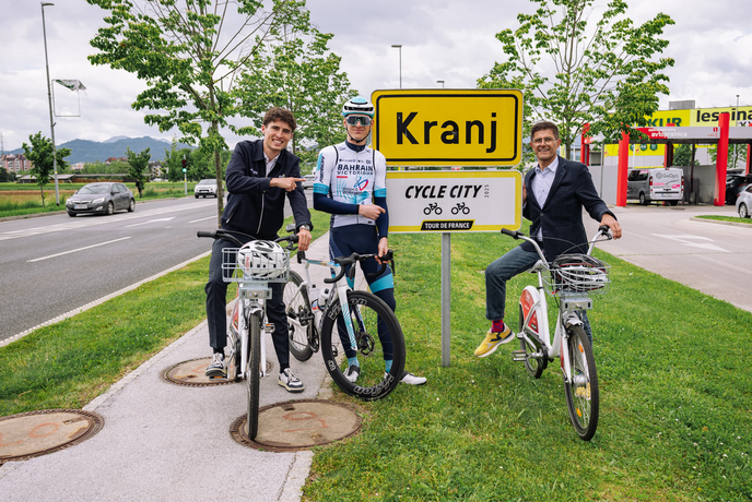 Organizatorji Dirke po Franciji Kranju podelili naziv kolesarsko mesto