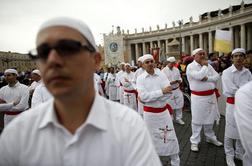 V Rimu pridržali lažnega papeža