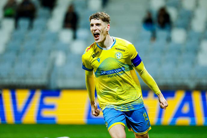 Maj Mittendorfer FC Koper | Kapetan Maj Mittendorfer je bil strelec gola za vodstvo Kopra z 1:0. | Foto Aleš Fevžer