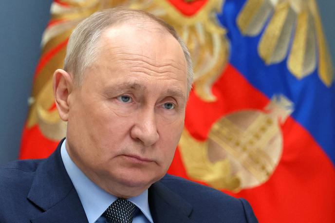 Vladimir Putin, G20 | Vladimir Putin s tajnimi dekreti med drugim izreka pomilostitve zapornikov, ki se v zameno pol leta borijo na fronti v Ukrajini, ki jo je Rusija napadla in okupirala del njenega ozemlja.  | Foto Reuters