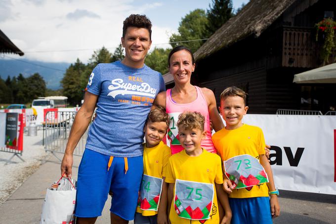 Z možem Darijanom in sinovi Aleksejem, Maksimom in Jakovom na letošnjem Triglav teku. | Foto: Žiga Zupan/Sportida