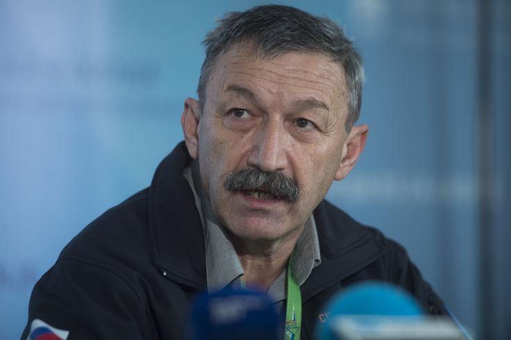 "Nisem imel posebne želje, ampak s svojimi vprašanji ste me spodbudili, da bom razmislil. Zakaj pa ne, saj gre za delovno mesto tako kot vsako v javni upravi," nam je na vprašanje, ali si želi zasesti stolček glavnega inšpektorja, odgovoril Šestan. | Foto: Matej Leskovšek
