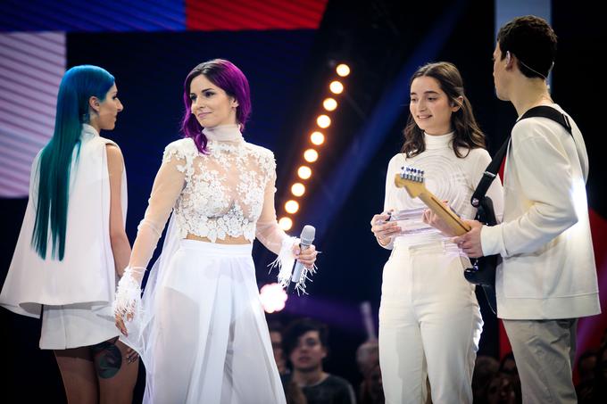 Lea je bila del žirije, ki je za superfinalista izbrala Raiven in duet Zala Kralj & Gašper Šantl. | Foto: Mediaspeed