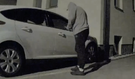 Nočna drama pri Domžalah: poskus kraje, sosedova tesla pregnala tatova #video