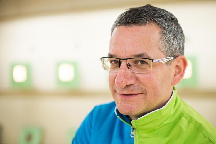 Rajmond Debevec Rajmond Debevec (Škofljica, 53 let), je nekdanji olimpijski in svetovni prvak, dobitnik še dveh olimpijskih odličij in najboljši slovenski strelec vseh časov. | Foto: