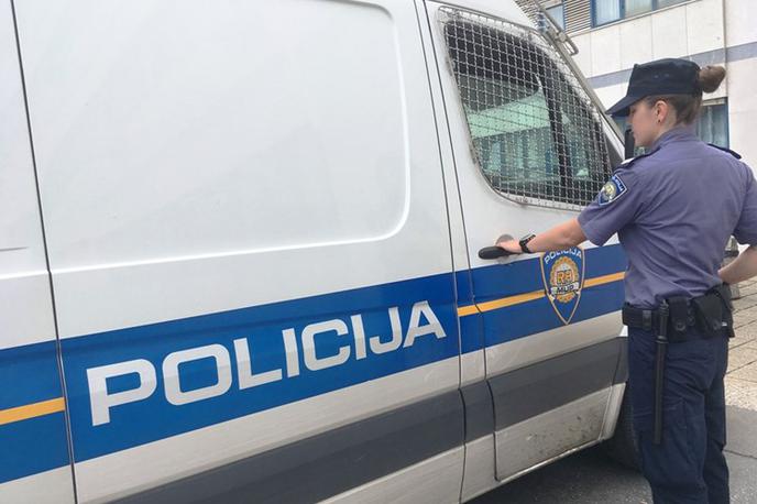 Hrvaška policija, marica | Več potnikov iz minibusa pa so z reševalnimi vozili prepeljali v bolnišnico v Zadru in v ortopedsko bolnišnico v Biogradu na Moru, so sporočili iz zadrske policijske uprave.  | Foto policijska uprava Istarska