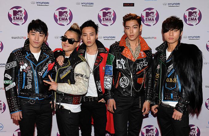 Seungri (levo) se je odločil, da zapusti svojo skupino Big Bang, saj ji hoče prihraniti sramoto.  | Foto: Getty Images