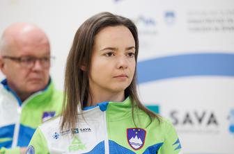 Urška Kuharič in Živa Dvoršak na drugi tekmi daleč od finala