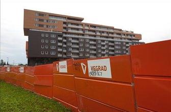 Sodišče soglaša z odstopom od pogodb za 54 stanovanj v Celovških dvorih