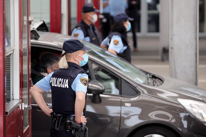 slovenska policija kontrola koronavirus meja | Foto: STA ,