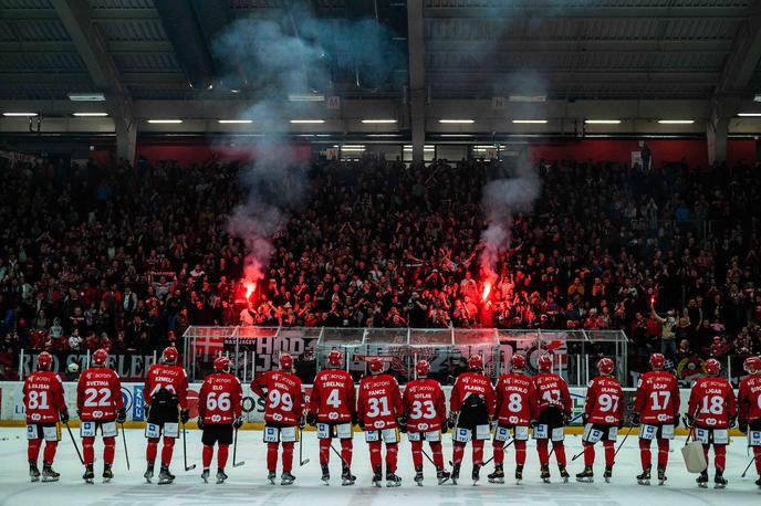 HDD Jesenice navijači | Dres HDD Sij Acroni Jesenice bo oblekel 19-letni branilec Aljoša Pretnar. | Foto Peter Podobnik/Sportida