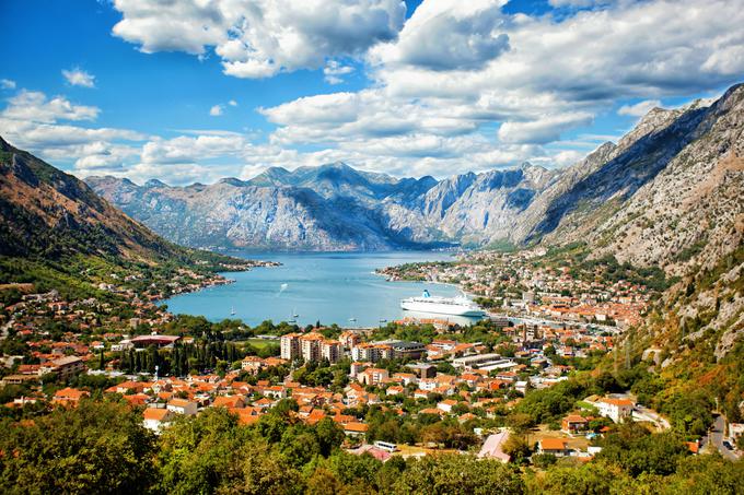 "Velik del turistov prihaja v Črno goro prav z letali, naš turizem je specifičen zaradi svojega sezonskega značaja." Na fotografiji: Kotor in Boka Kotorska | Foto: Getty Images