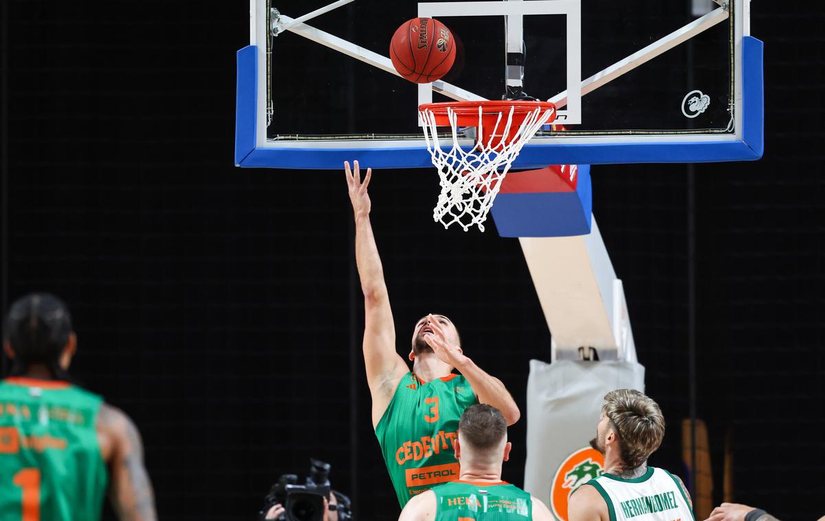 Cedevita Olimpija Panathinaikos | Cedevita Olimpija je prvo četrtino dobila s 23:17. | Foto www.alesfevzer.com