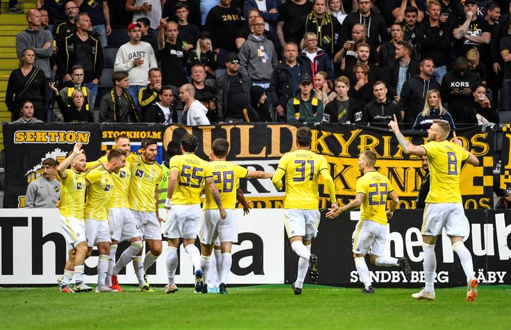 Veselje Mariborčanov po zadetku Andreja Kotnika za 1:1. | Foto: Reuters