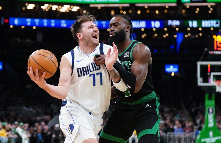 Luka Dončić je vknjižil že 12. trojni dvojček v tej sezoni, skupno pa že 68. v karieri, odkar nastopa v ligi NBA. Odkar je dopolnil 25 let, še ni končal tekme brez trojnega dvojčka. | Foto: Reuters