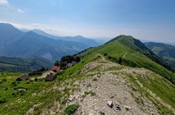 Idilične planine po samotni poti s 1.400 višinci #video