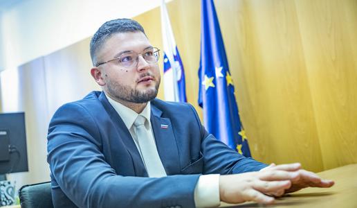 Poslanec SDS brez dlake na jeziku: Bom kar naravnost povedal