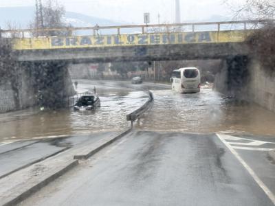 Obilno deževje v BiH povzročilo poplave