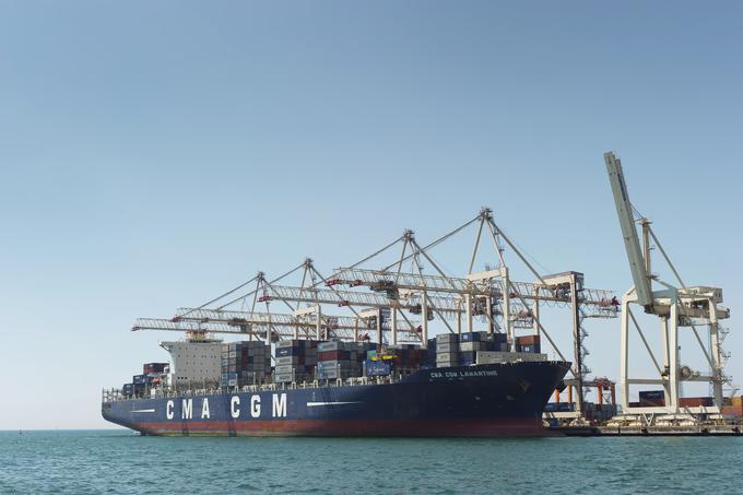 Promet s kontejnerji in avtomobili ostaja glavna strateška usmeritev Luke Koper. | Foto: Klemen Korenjak