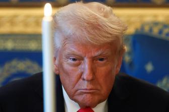 Podjetja v paniki nad Trumpa: Zaradi carin bodo police prazne že to poletje