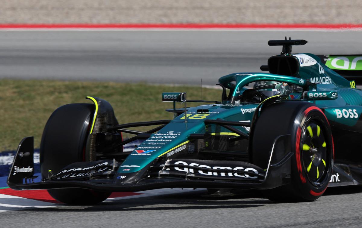 Lance Stroll Aston Martin | Lance Stroll se vrača v svoj dirkalnik ekipe Aston Martin. | Foto Reuters