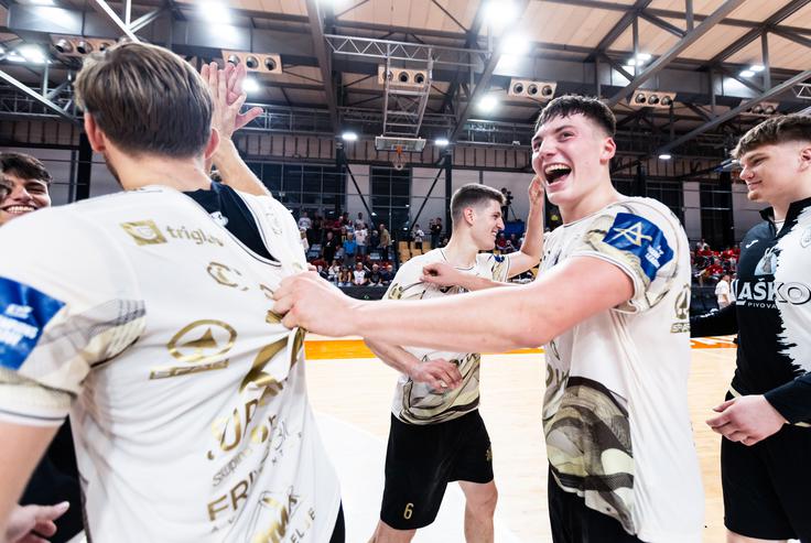 RD Slovan : RK Celje Pivovarna Laško | Foto: Nik Moder