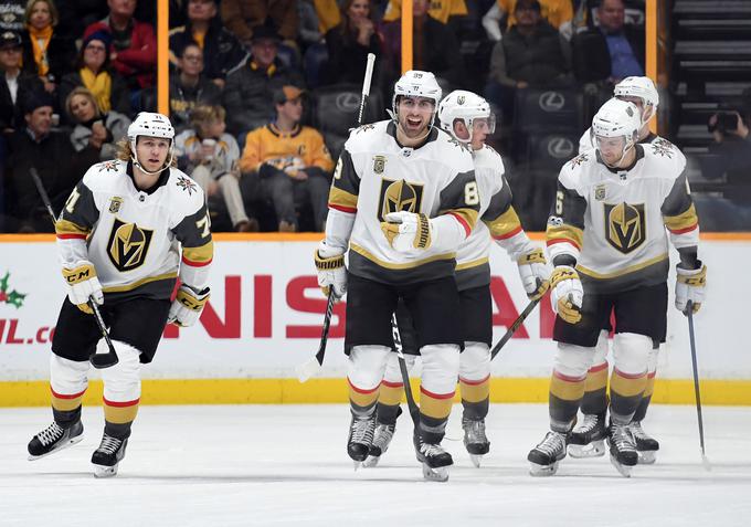 Hokejisti novinca v ligi NHL Vegas Golden Knights so vknjižili peto zaporedno zmago, deveto na zadnjih desetih tekmah. Po dobrih predstavah zasedajo vrh zahodne konference. | Foto: Reuters