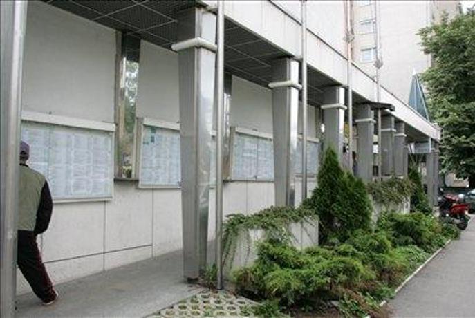 V prvem četrtletju v povprečju prostih 5400 delovnih mest