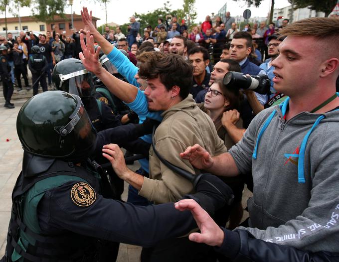 Španska policija je posegla v demokratični proces, kar je nezaslišano, ocenjuje Rupel. | Foto: Reuters
