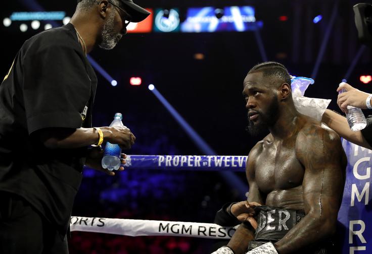 Američan, ki je po porazu izgubil šampionski pas WBC, ne skriva jeze do trenerja Marka Brelanda. | Foto: Reuters