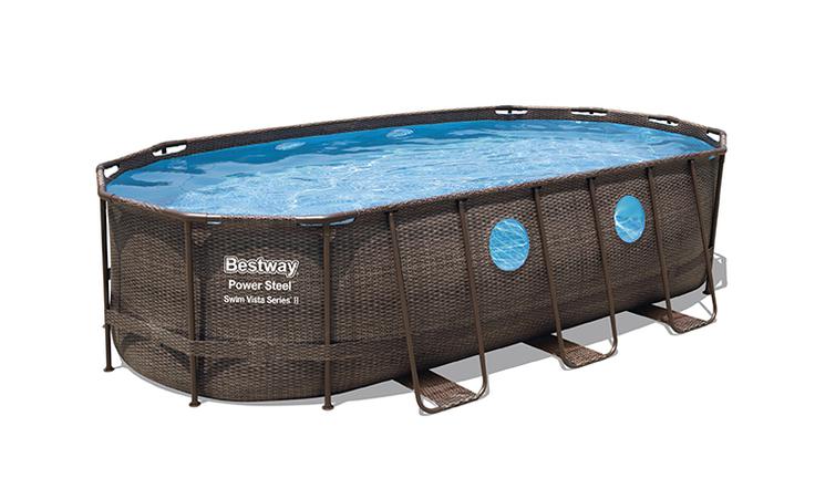Bazen Power Steel™ Swim Vista Series™ z vzorcem ratana je zelo priljubljen bazen in se z lahkoto zlije z okolico, vodno izkušnjo pa popestrijo tudi okna, ki so še posebno zabavna za otroke, ki komaj čakajo, da pokukajo skoznje. | Foto: 