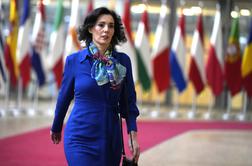 Komisarka: Preprečevanje tveganih splavov je vprašanje javnega zdravja