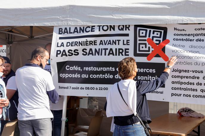 Francija, protesti, PCT | V več mestih v Franciji potekajo danes protesti proti širitvi uporabe covidnih potrdil za mnoge vsakdanje dejavnosti. | Foto Reuters
