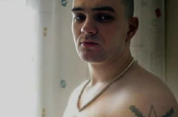 Panika v bližnji državi: po 20 letih iz zapora izpuščen eden najnevarnejših morilcev