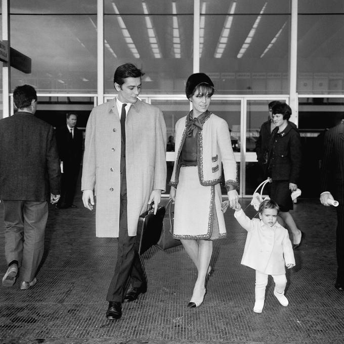 Alain Delon leta 1965 s takratno ženo Nathalie in njunim takrat 15-mesečnim sinom Anthonyjem | Foto: Guliverimage/AP