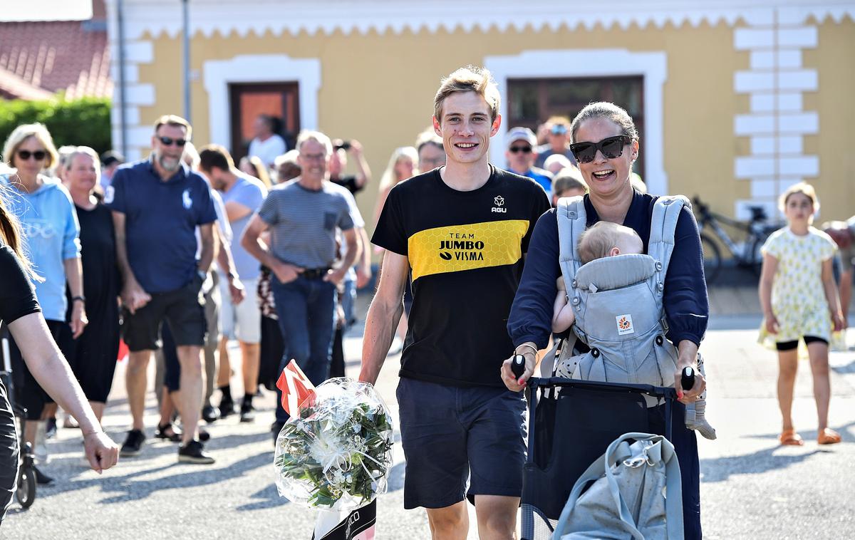 Jonas Vingegaard družina | Družina Vingegaard Hansen ima novega člana. Hčerka Frida je dobila bratca. Fotografija je iz leta 2021.  | Foto Reuters